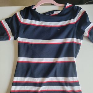 Tommy Hilfiger tshirt in navy blue & Petite Medium